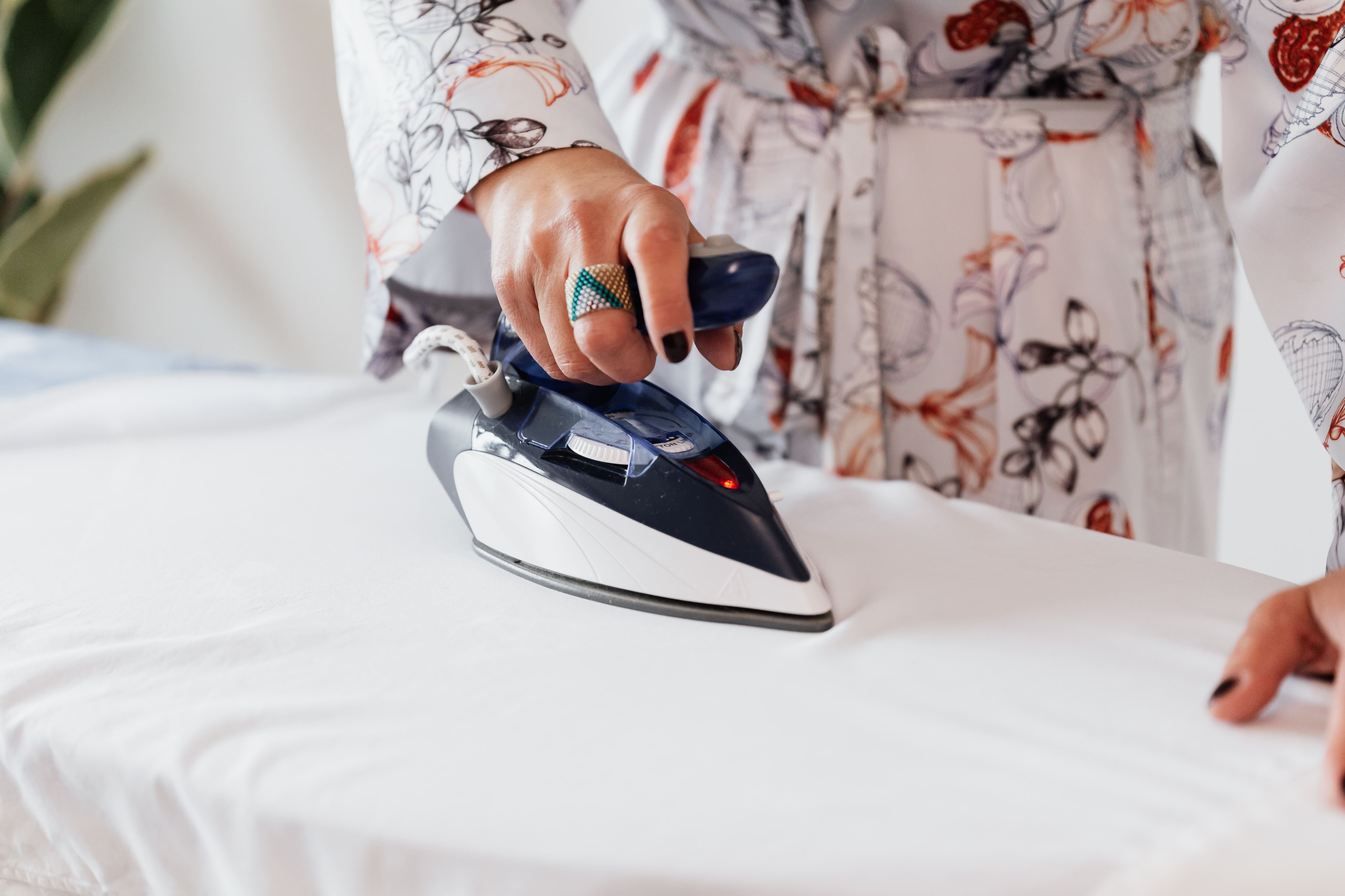How to iron a shirt professionally